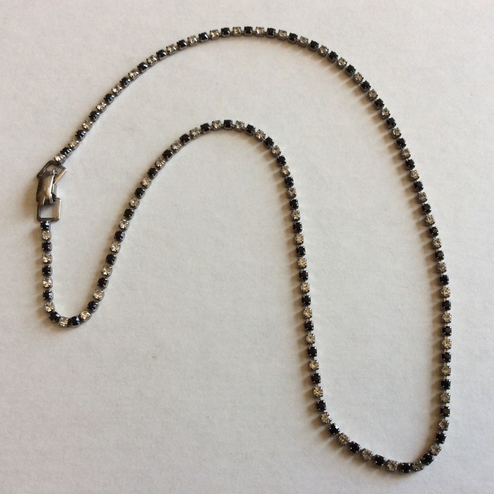 Vintage Black Clear Crystal Rhinestone Prong Setting Silver Tone Necklace 16”